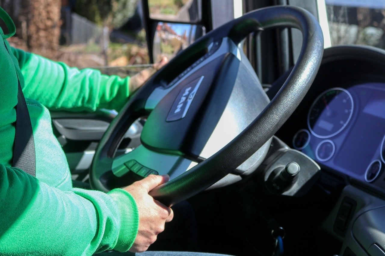 Umweltfreundliche Hybrid-Pendeltipps für Berliner Fahrer