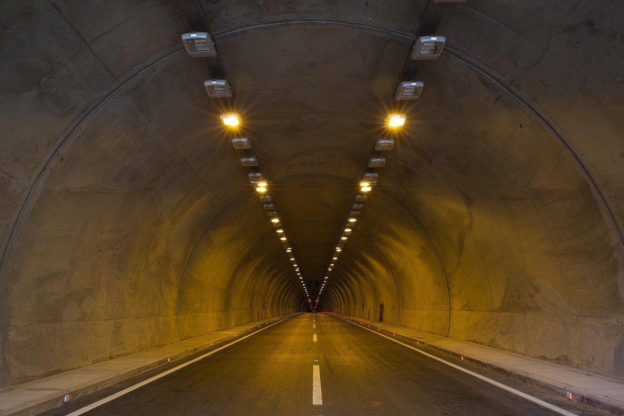 Hybridautos ideal für lange deutsche Autobahnfahrten