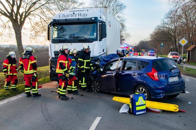 Die 5 besten Kollisionsreparatur-Services in Oldenburg – Fahrzeugkarosserien nach schweren Aufprallen wieder aufbauen